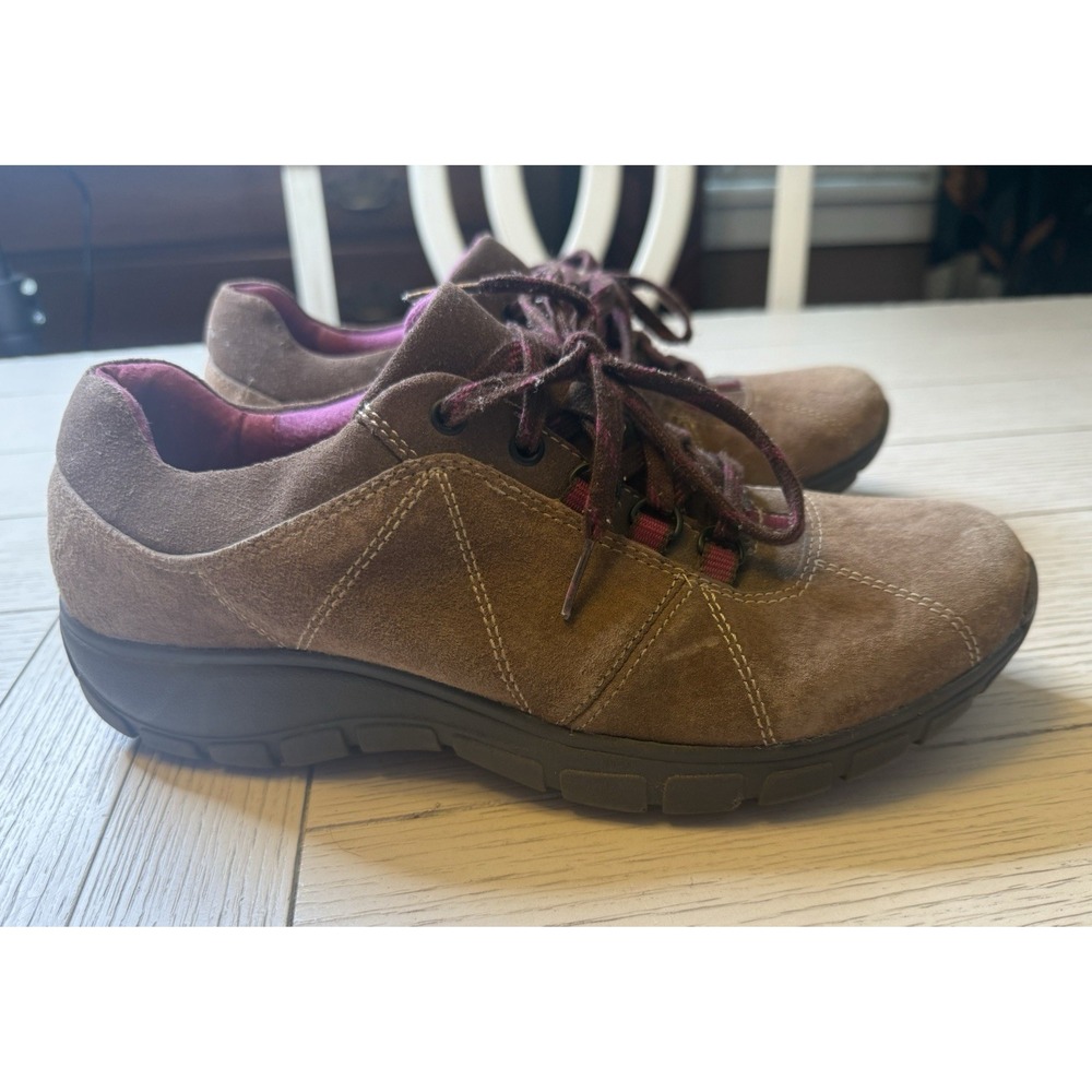 Clarks Brown Suede Athletic Shoes with Burgundy Accents